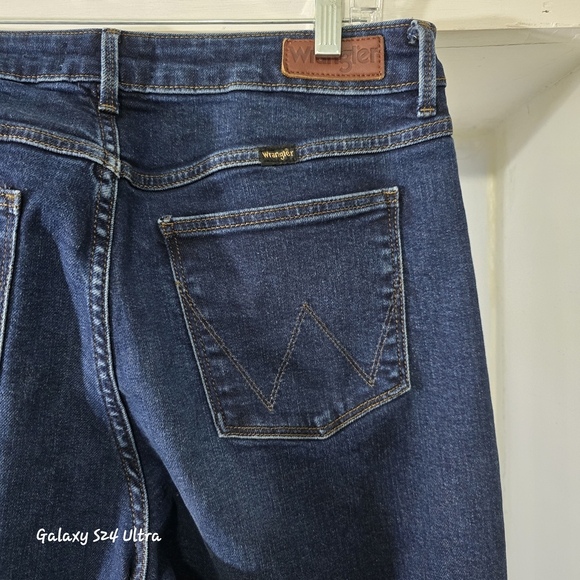 WRANGLER HIGH RIDE Classic Blue Wide-Leg Jeans - Picture 8 of 9